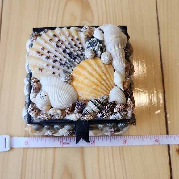 Sea Shell Box Trinkets Jewelry - Picture 10 of 12